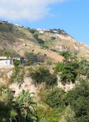 http://www.juliesteyer.com/files/gimgs/th-18_montagne ischia Julie Steyer.jpg